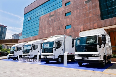 合肥批物流車(chē)綠色煥新引領(lǐng)新能源變革 城市配送再添清潔動(dòng)力。